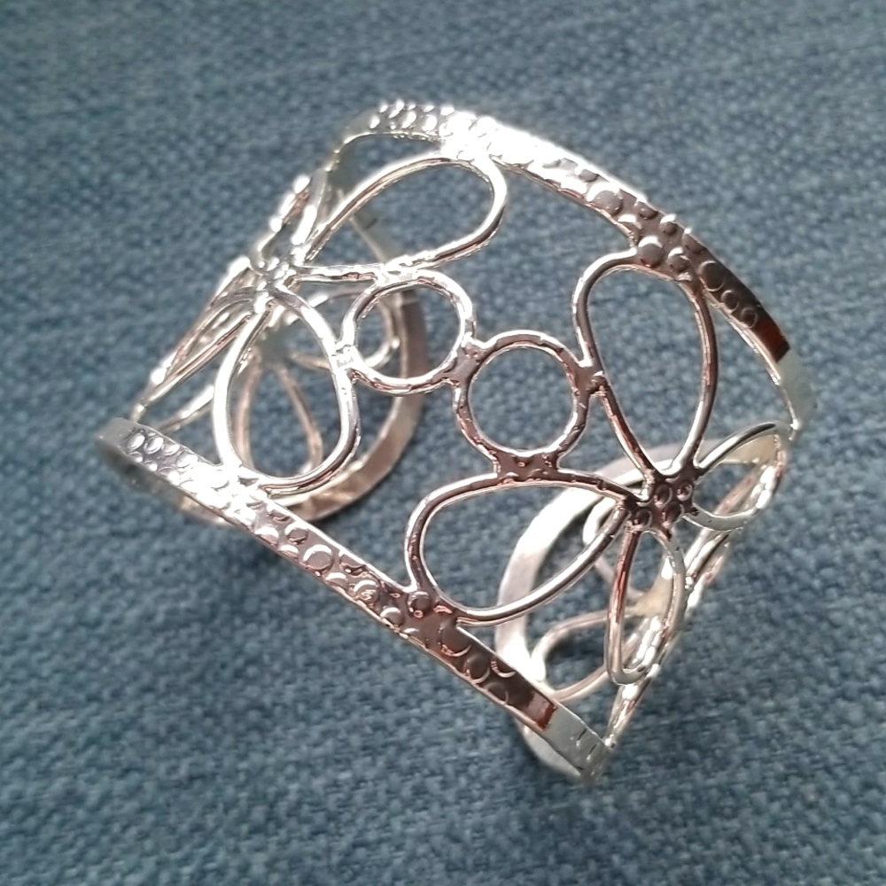 Silver cuff bracelet NWOT